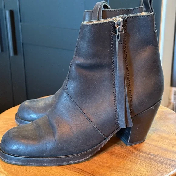Acne Studios - The Pistol Leather Ankle Boots / Size 37 - Picture 2 of 10